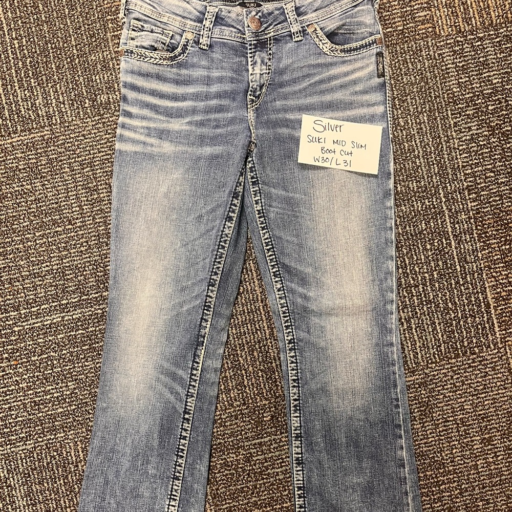 Silver Jeans Suki Mid Slim Boot Cut in Blue